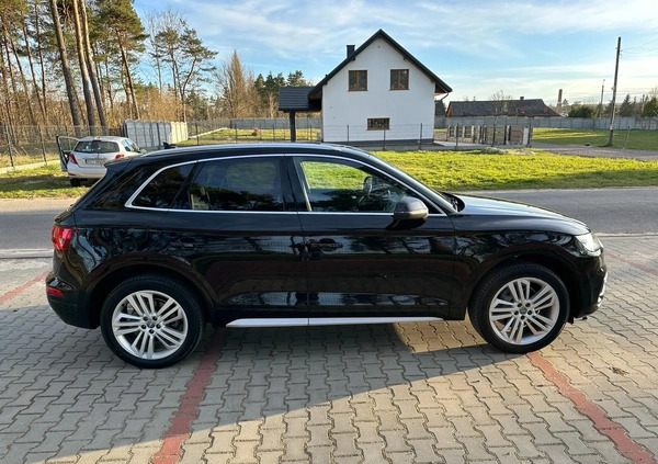 Audi Q5 cena 116000 przebieg: 117000, rok produkcji 2018 z Suchedniów małe 379